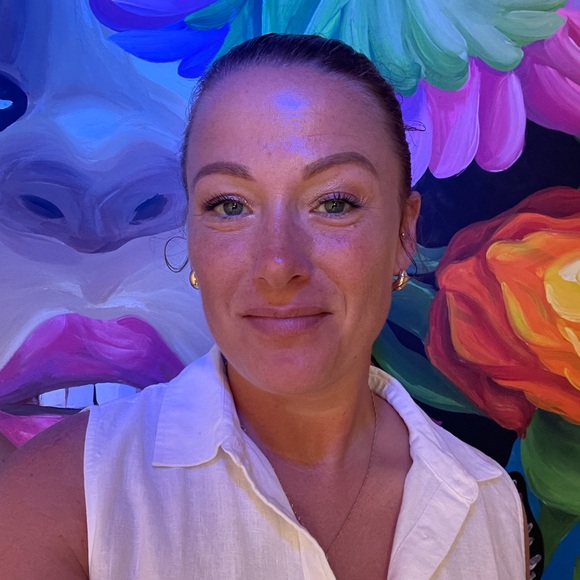 Meet The Posher, Alexandra! 💕 - Picture 2 of 3